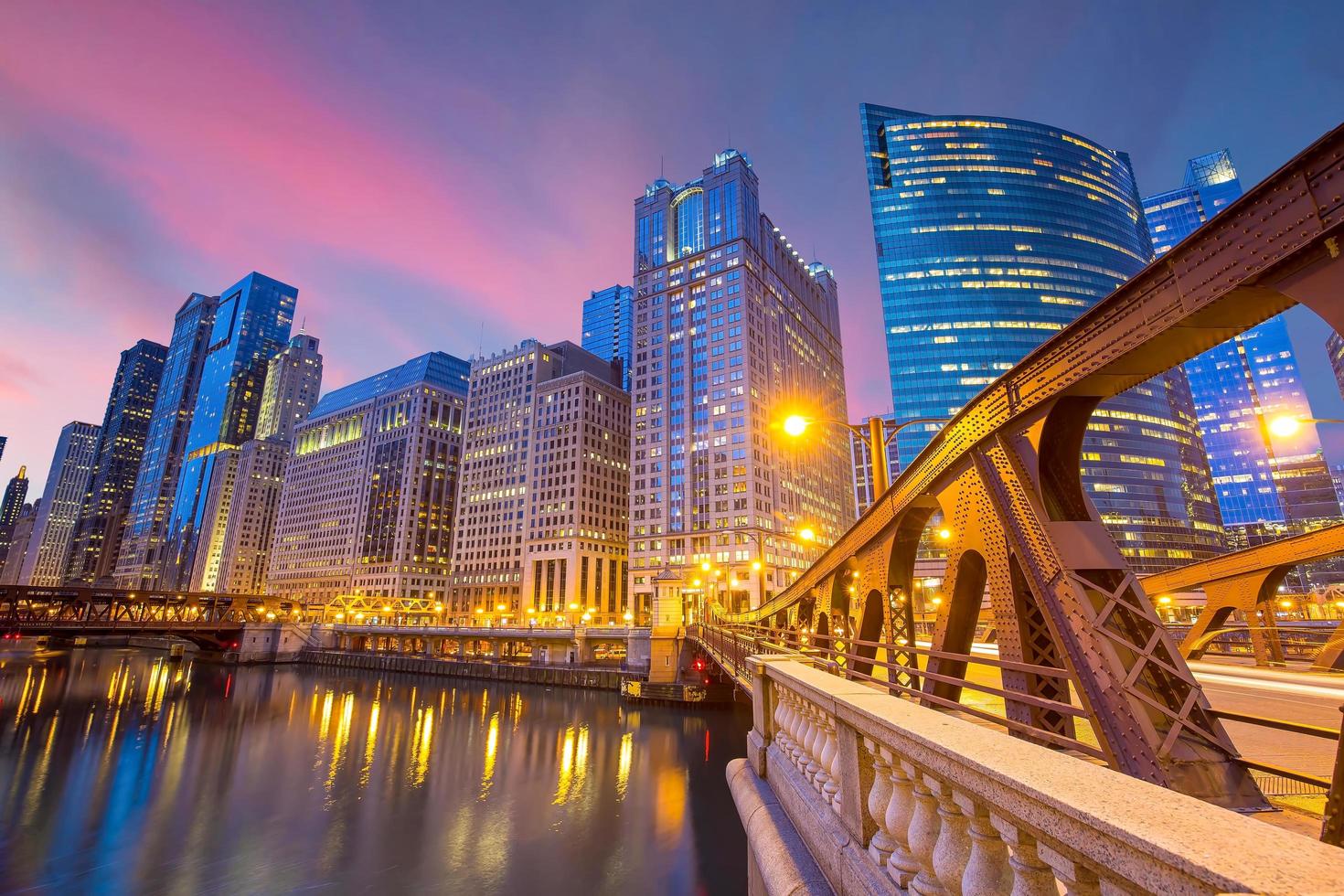 Chicago Innenstadt und Chicago River foto