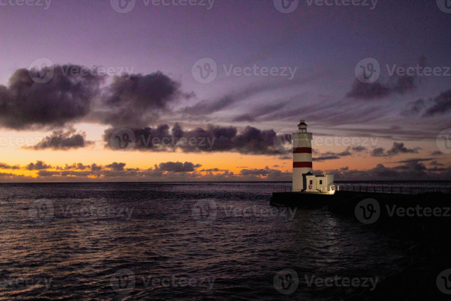 Sonnenuntergang beim das gardur alt Leuchtturm im Island foto