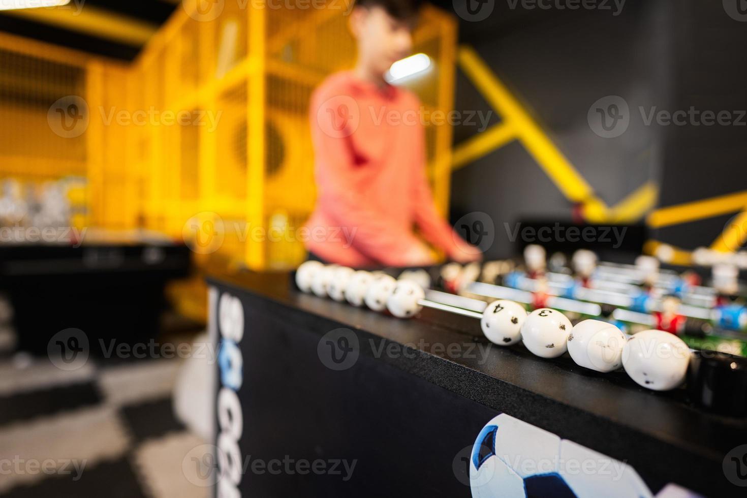 spielen Tabelle Fußball im Kinder abspielen Center. foto