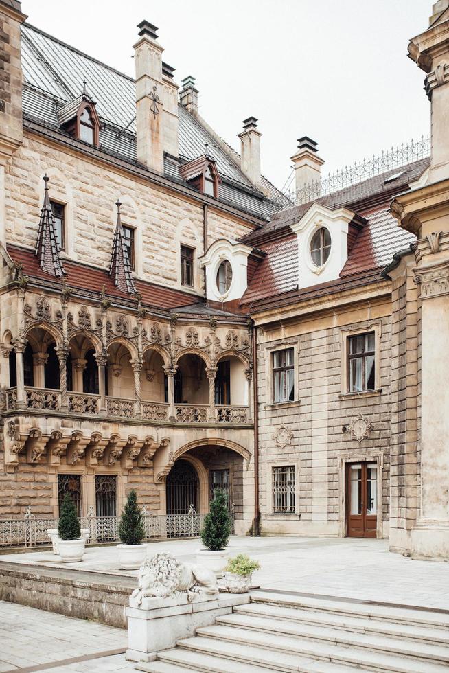 Moszna, Polen 2017 - alte polnische Burg im Dorf Moszna foto