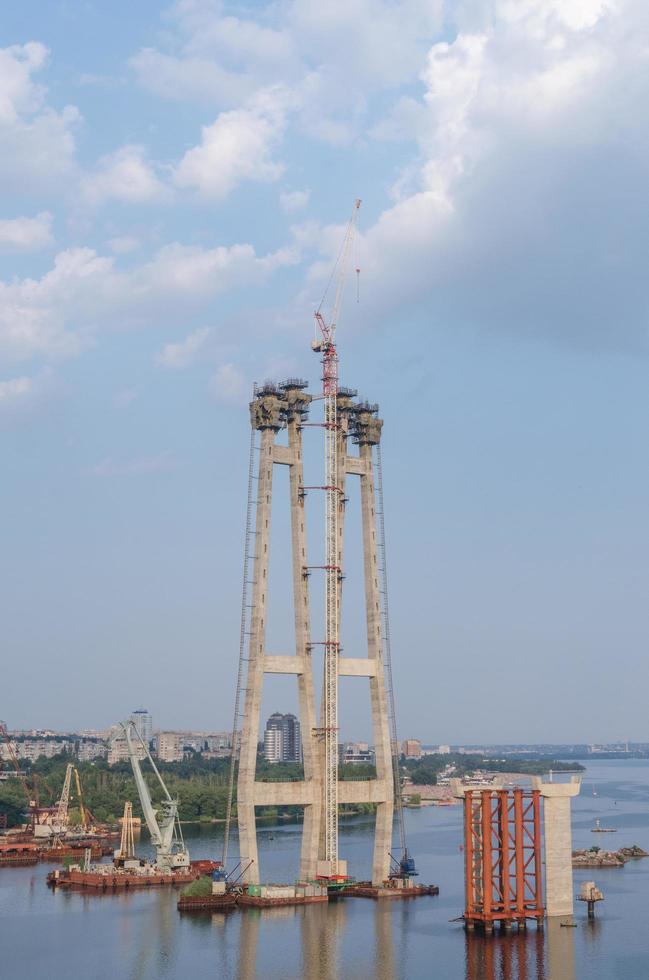 Brückenbau mit Säulen foto