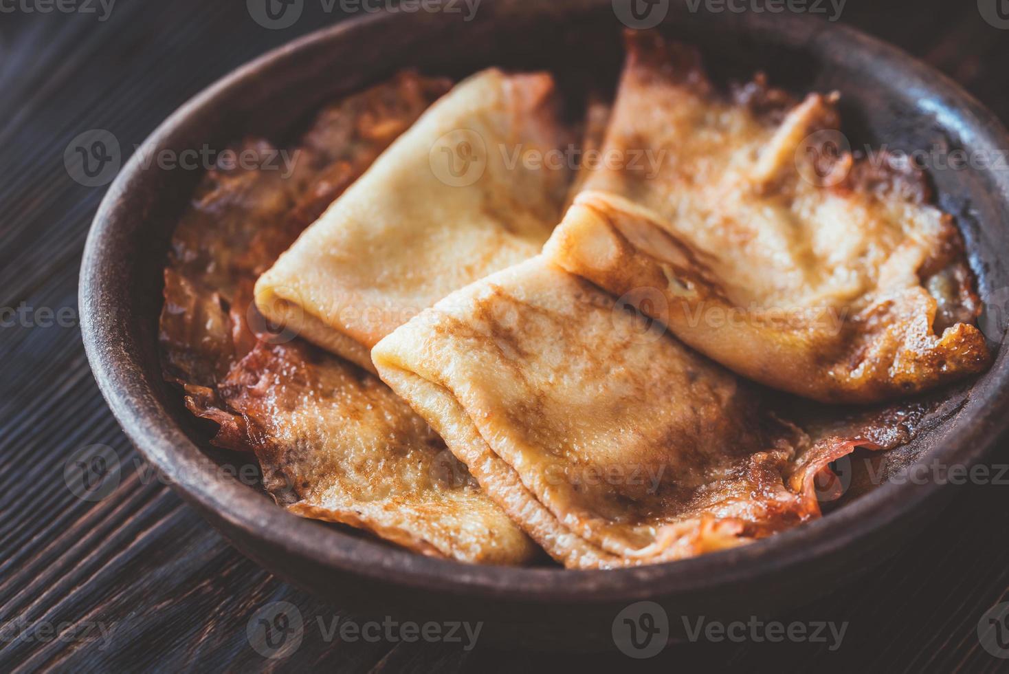 Crêpes Suzette auf dem Teller foto