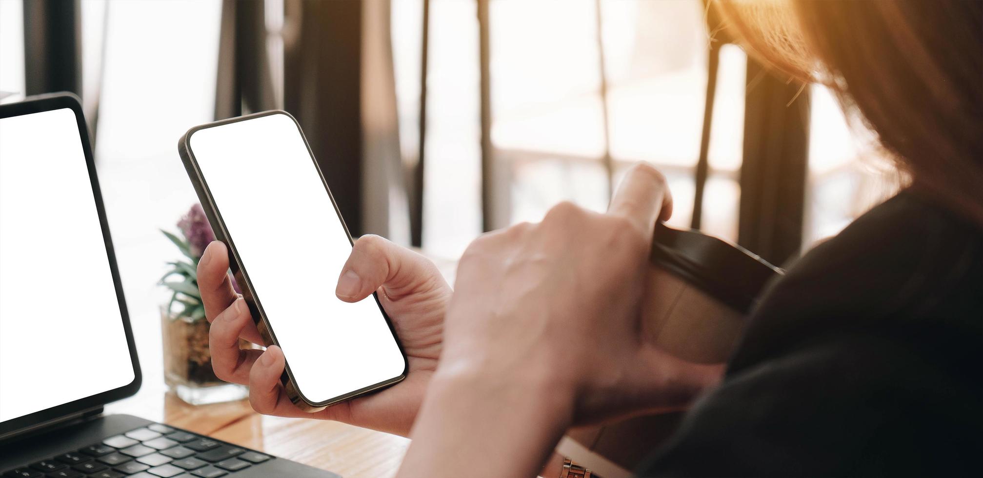 Smartphone- und Laptop-Modell foto