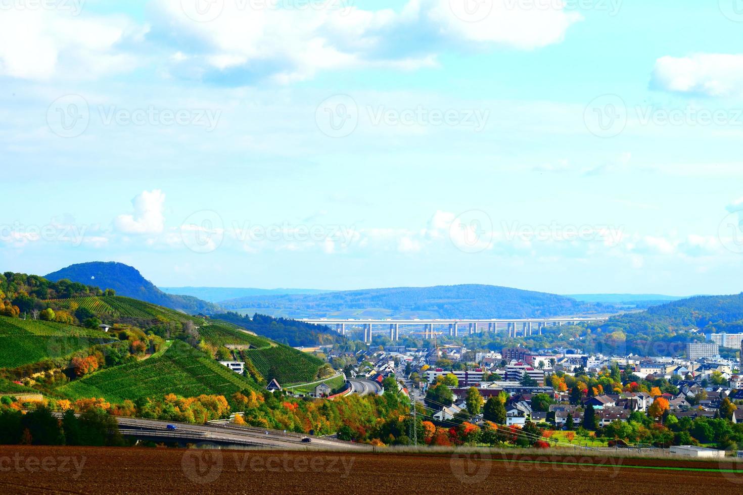 ahr Senke mit das ahr Senke Brücke foto