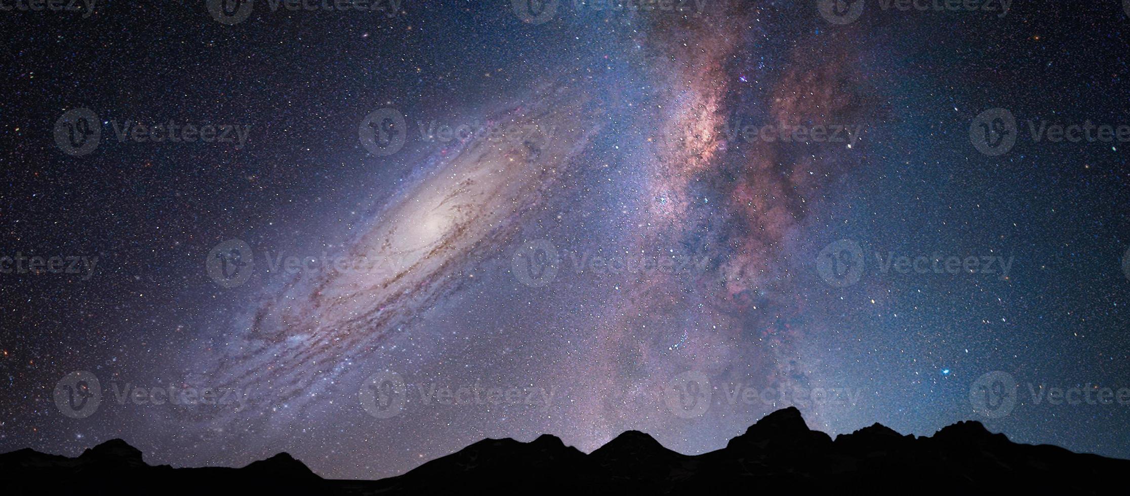 Landschaft mit milchig Weg Galaxis. Nacht Himmel mit Sterne foto