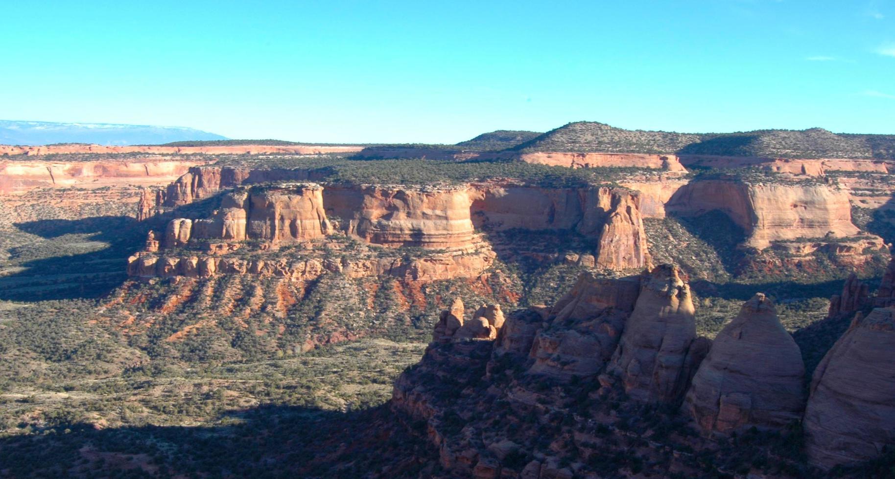 Canyon Blick auf geschichteten Sandstein foto