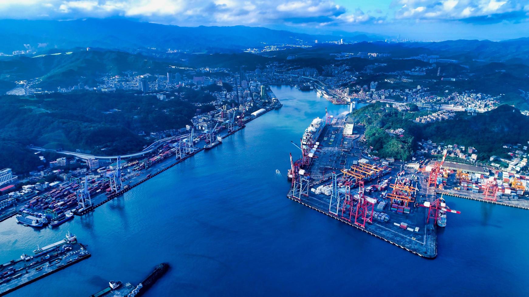 Taiwan 2017 - Luftaufnahme des Kielung-Hafens foto