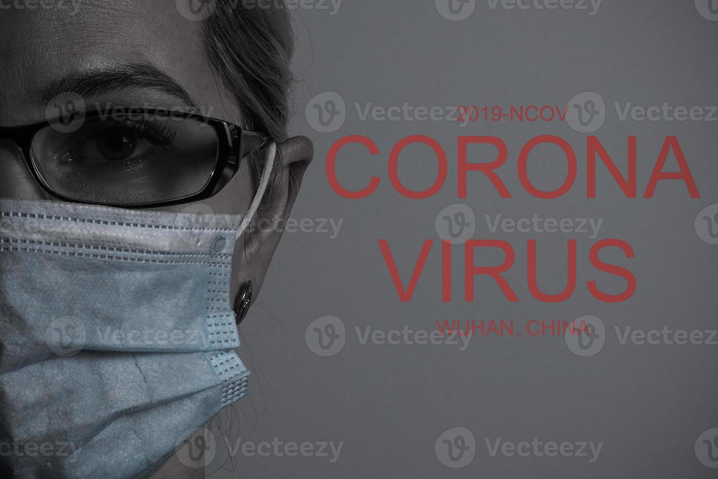 Frau tragen schützend Maske. Neu Coronavirus 2019-ncov von China foto