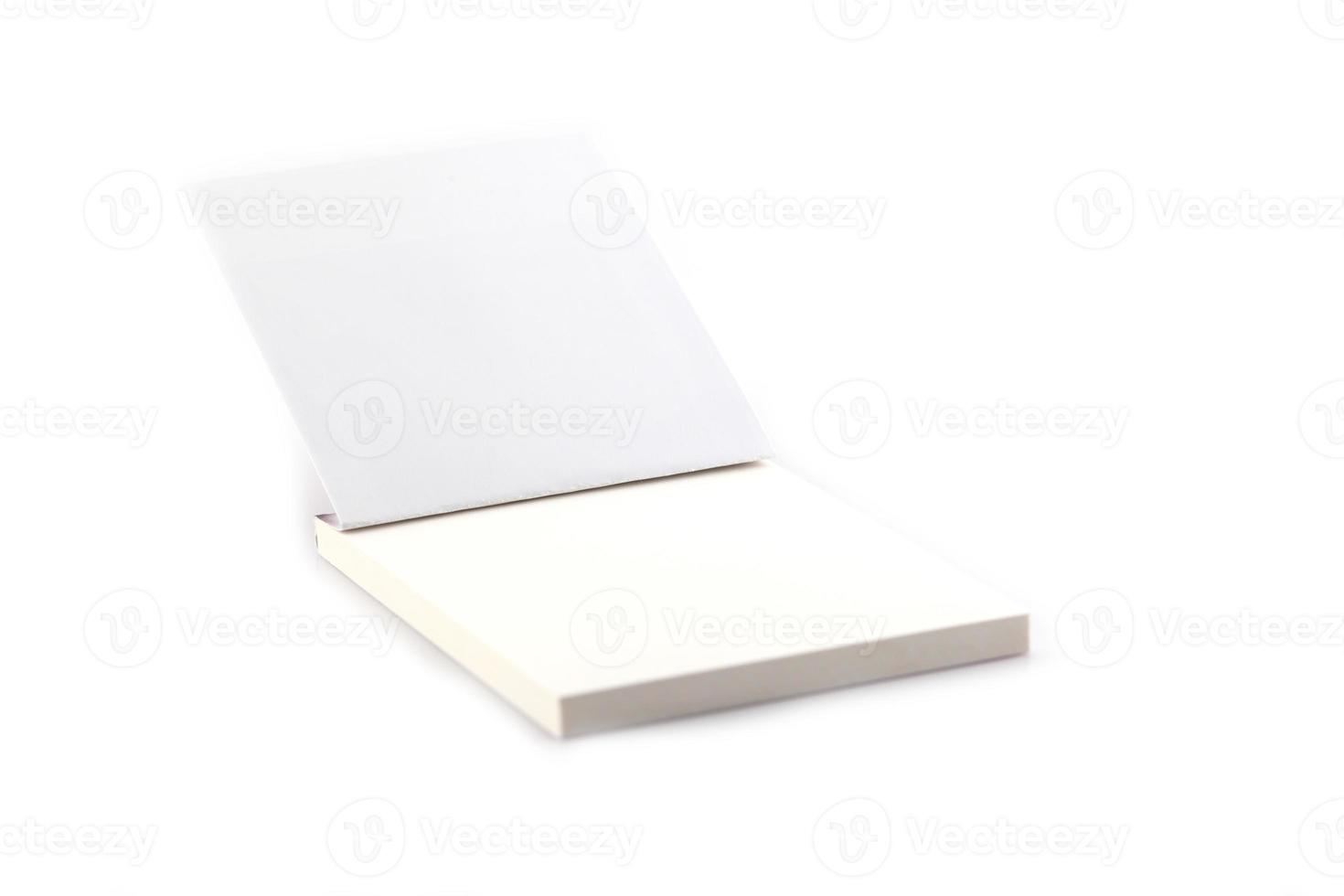 Notizbuchbroschüre lokalisiert auf einem weißen Hintergrund foto