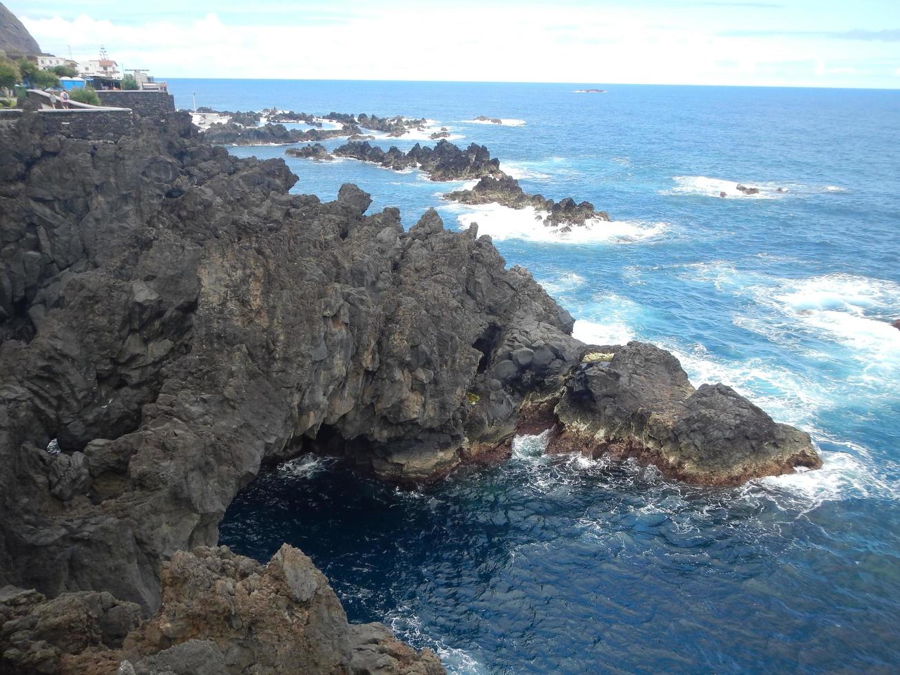 Blick auf die Küste von Madeira foto