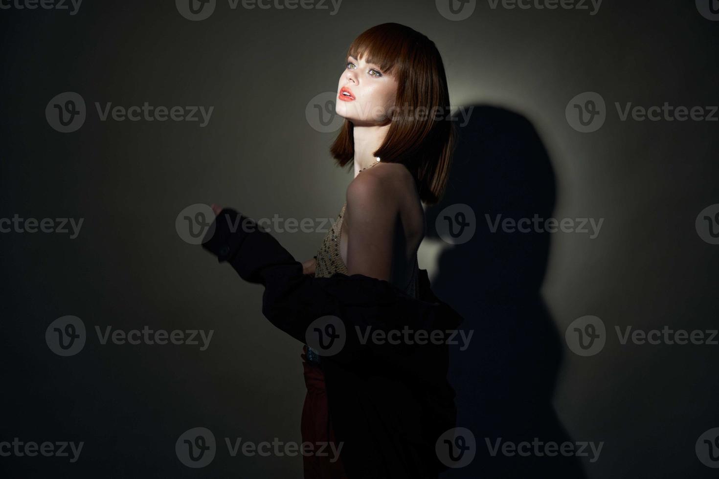 ziemlich Frau T-Shirt mit Pailletten Foto Studio