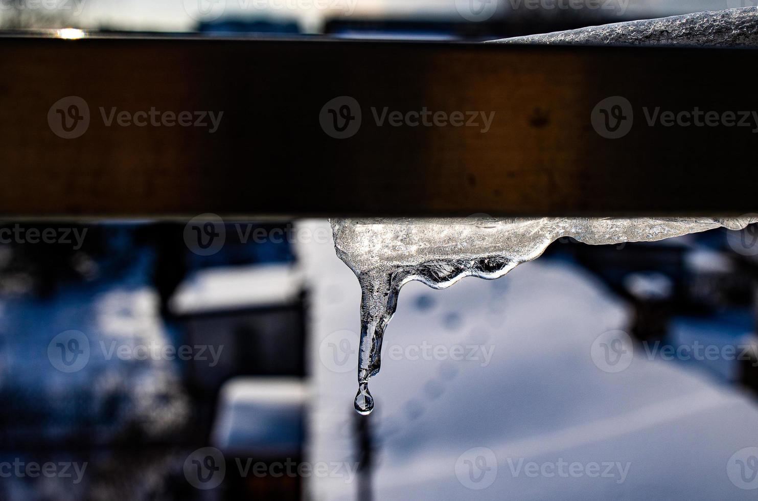 ittle Winter Eiszapfen mit tropft Wasser Nahansicht foto