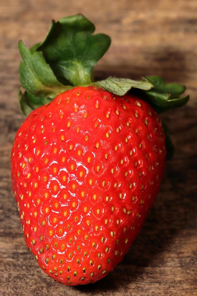 Süss rot Erdbeere schließen oben Makro foto