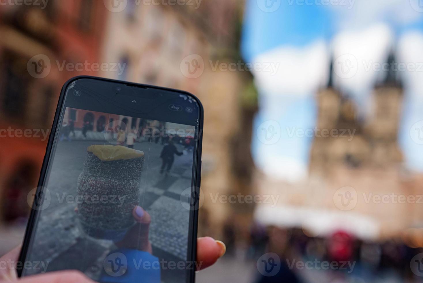 traditionell lecker gebacken trdelnik im Tschechisch Republik foto