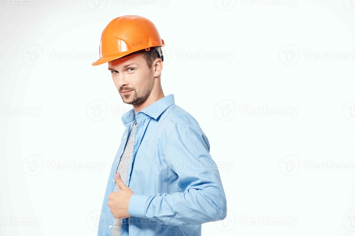 Mann Ingenieur Blaupausen Baumeister isoliert Hintergrund foto