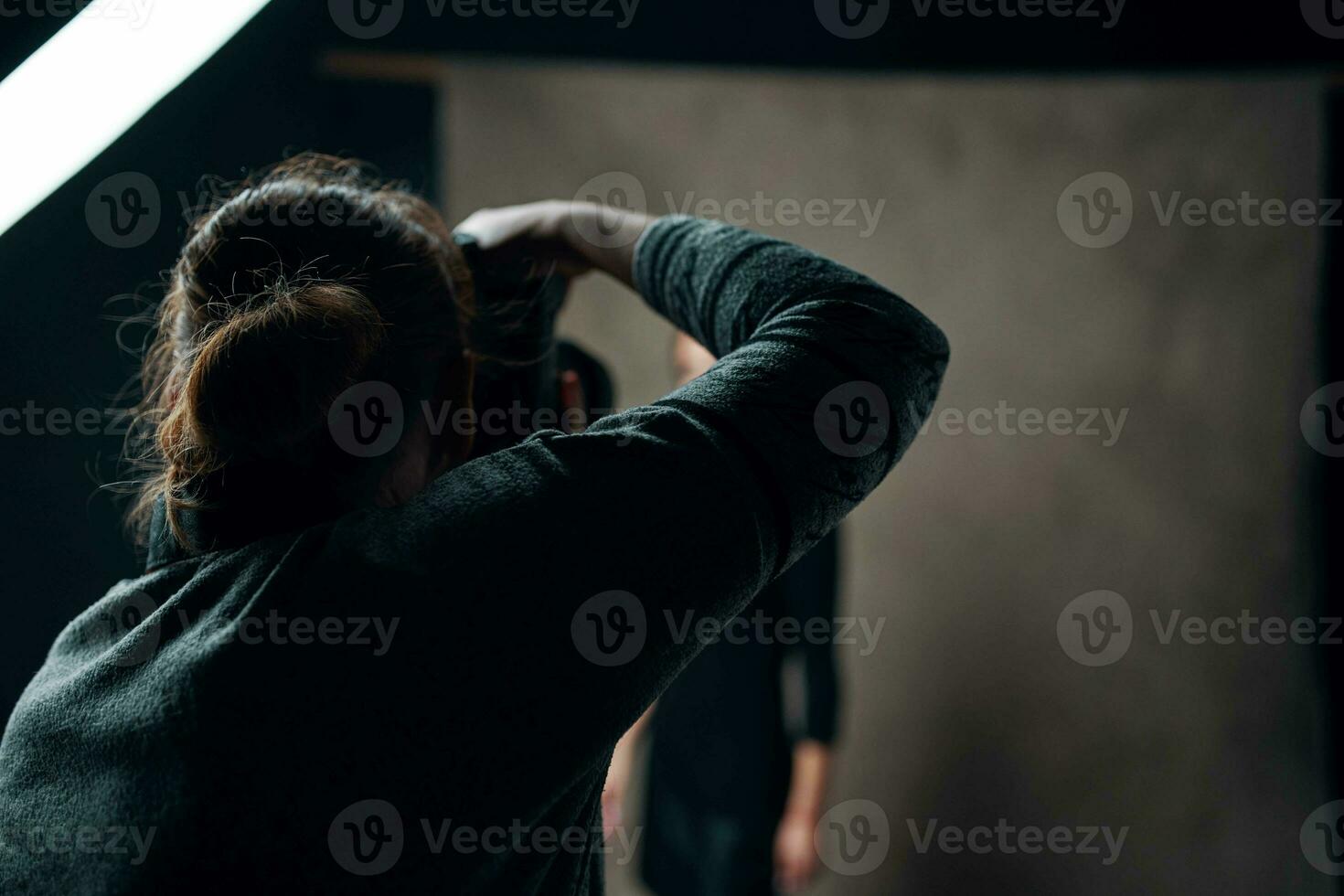 Frau posieren im Studio Fotograf Modell- Jahrgang foto