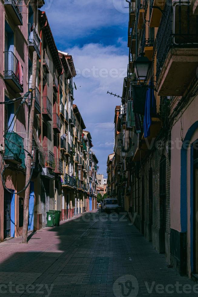 Straßen im das historisch alt Stadt, Dorf von Saragossa, Spanien foto