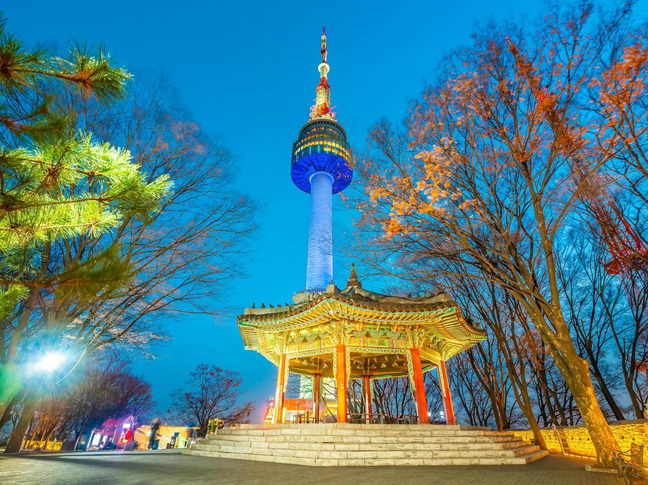 n Seoul Turm auf Namsan Berg, Wahrzeichen von Seoul, Südkorea foto