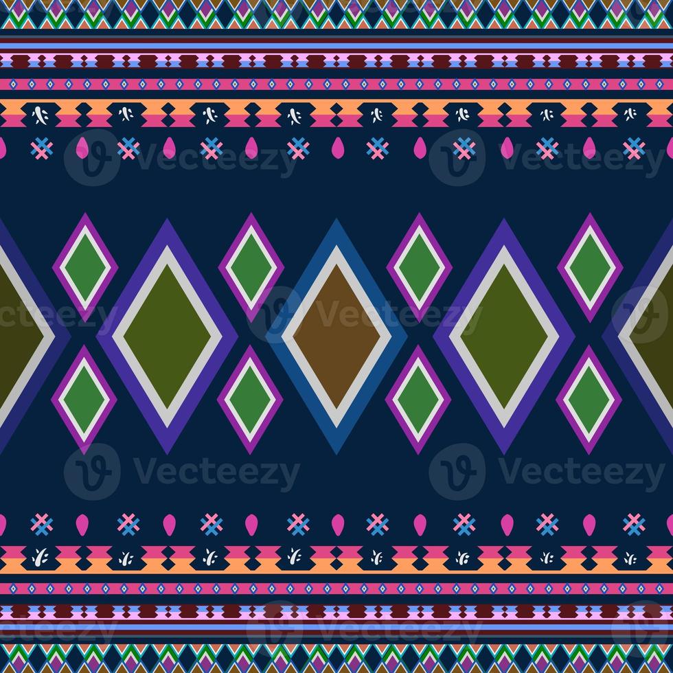 Ikat geometrisch Folklore Ornament. Stammes- ethnisch Textur. nahtlos gestreift Muster im aztekisch Stil. Zahl Stammes- Stickerei. indisch, skandinavisch, Gyp sy, Mexikaner, Volk Muster.nahtlos Muster fabelhaft foto