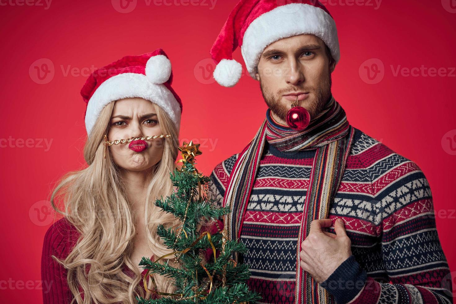verheiratet Paar Weihnachten Spielzeuge Urlaub Weihnachten isoliert Hintergrund foto