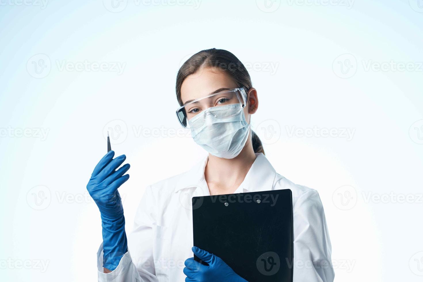 Frau Labor Assistent medizinisch Maske Forschung Labor Wissenschaft foto