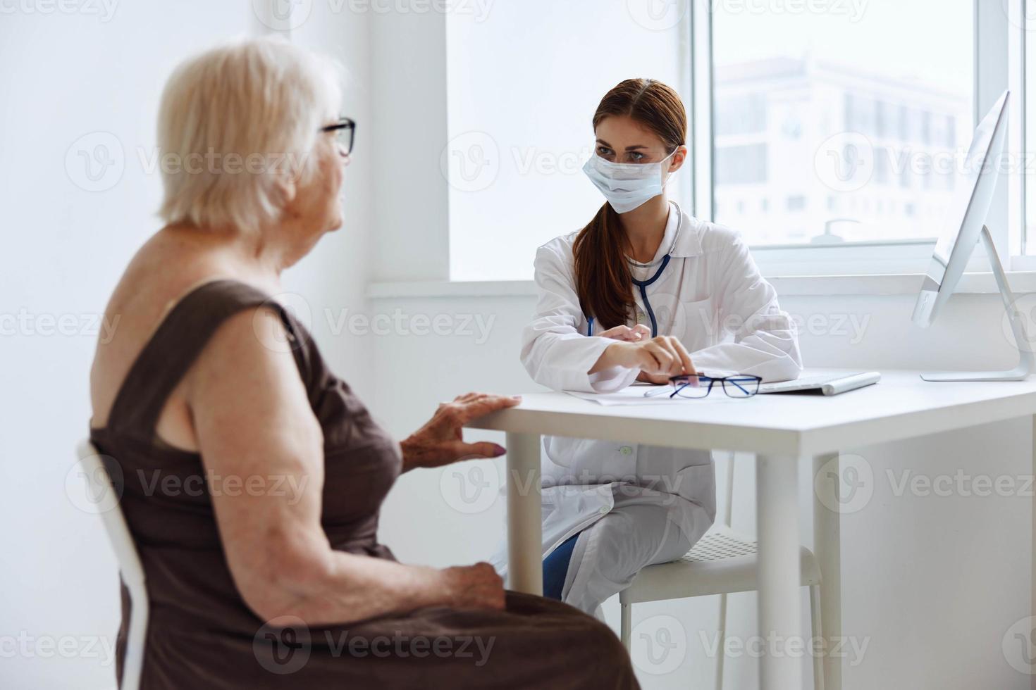 geduldig Krankenhaus Untersuchung medizinisch Büro foto