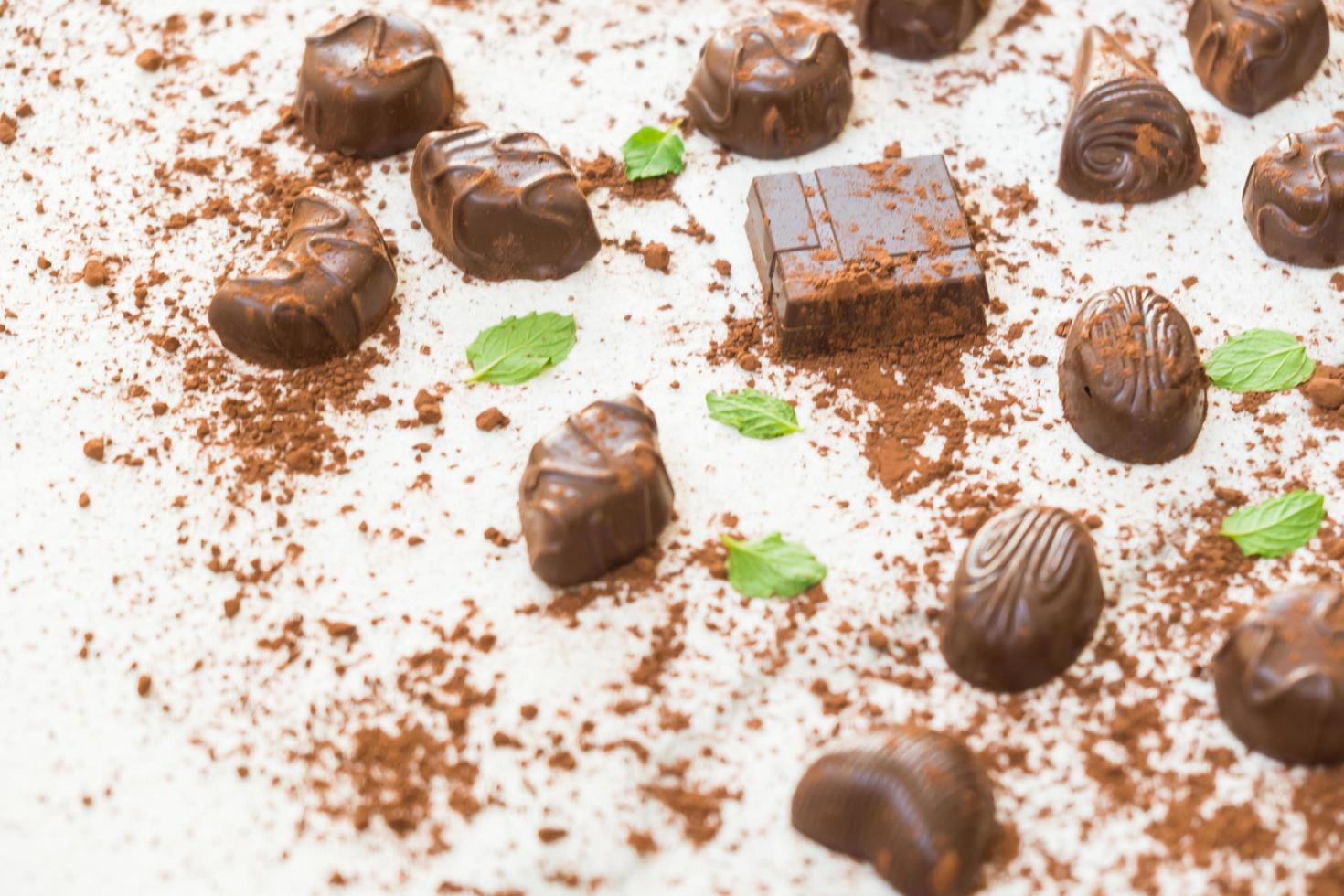 süßes Dessert mit dunkler Schokolade foto