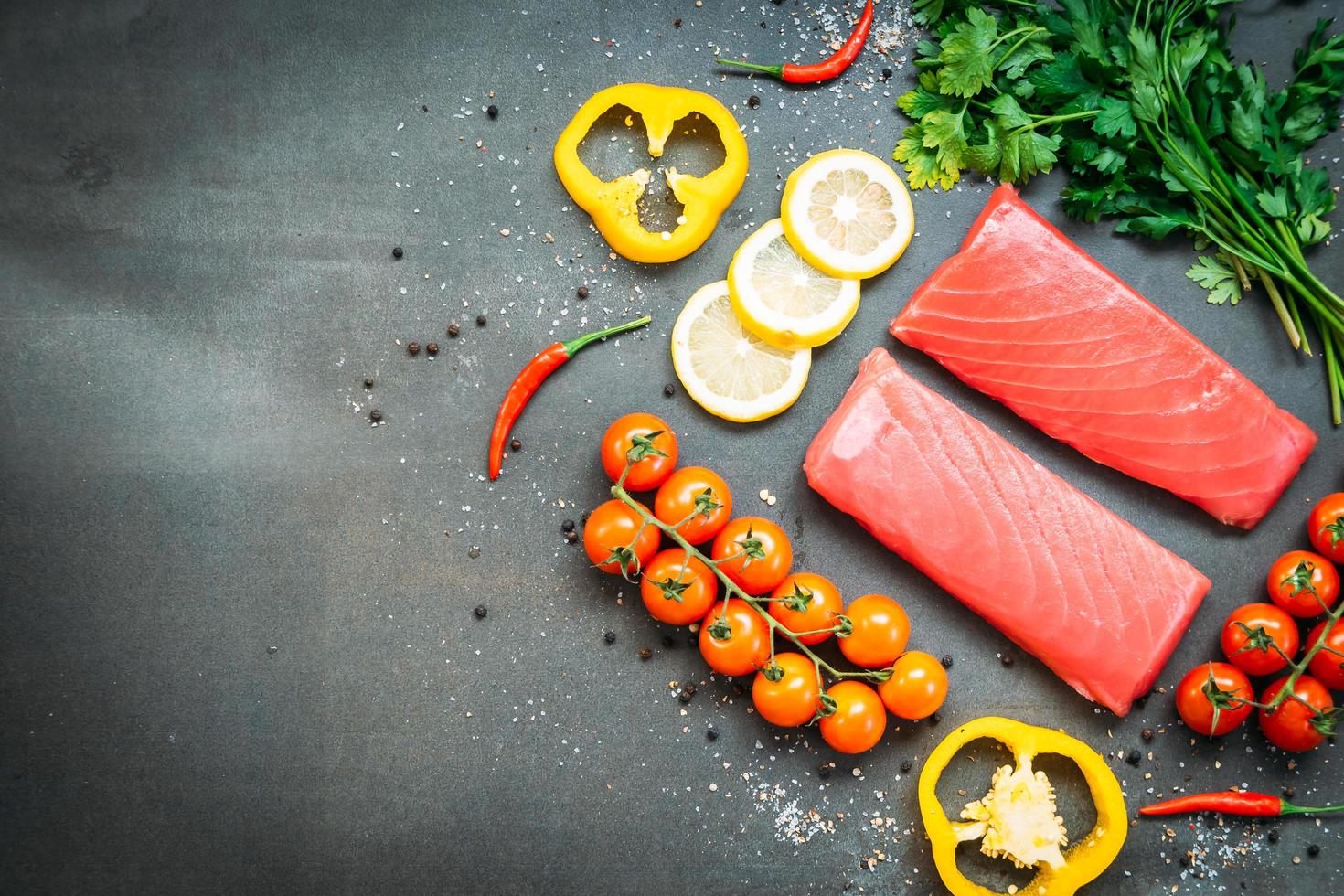 rohes Thunfischfiletfleisch foto