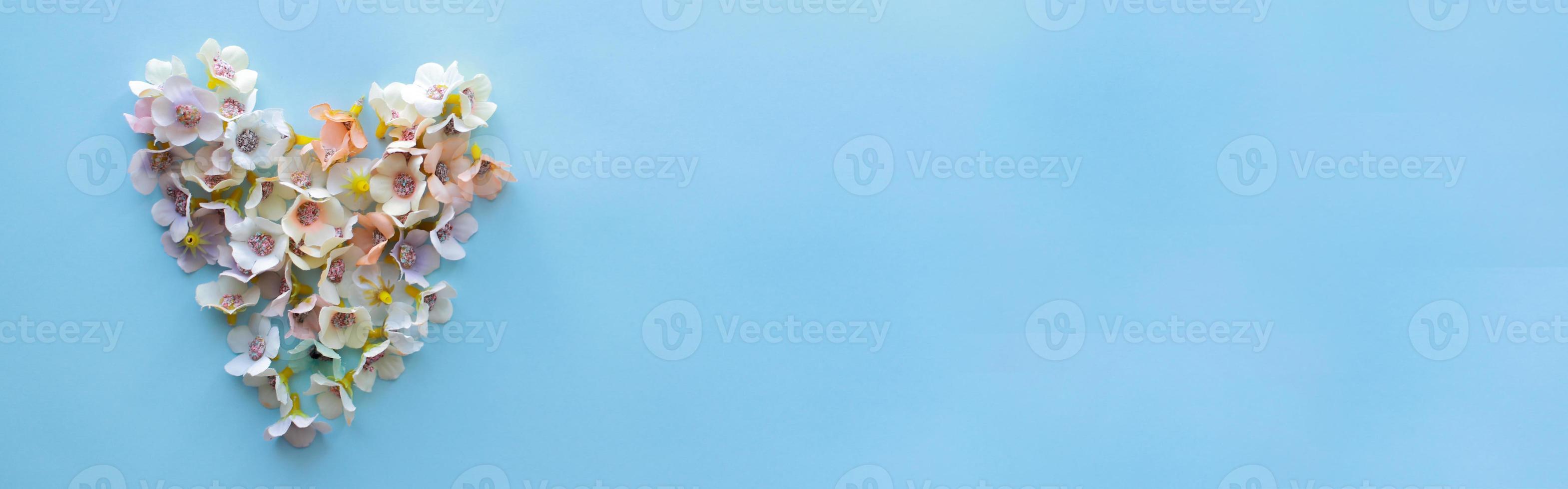 Banner Layout oben Aussicht Herz von Blumen foto