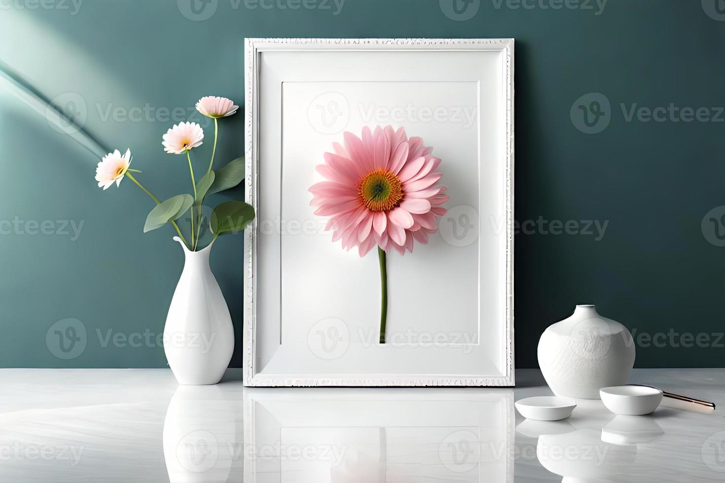 minimal Weiß Bild Rahmen Segeltuch Anzeige mit Blume im Vase foto