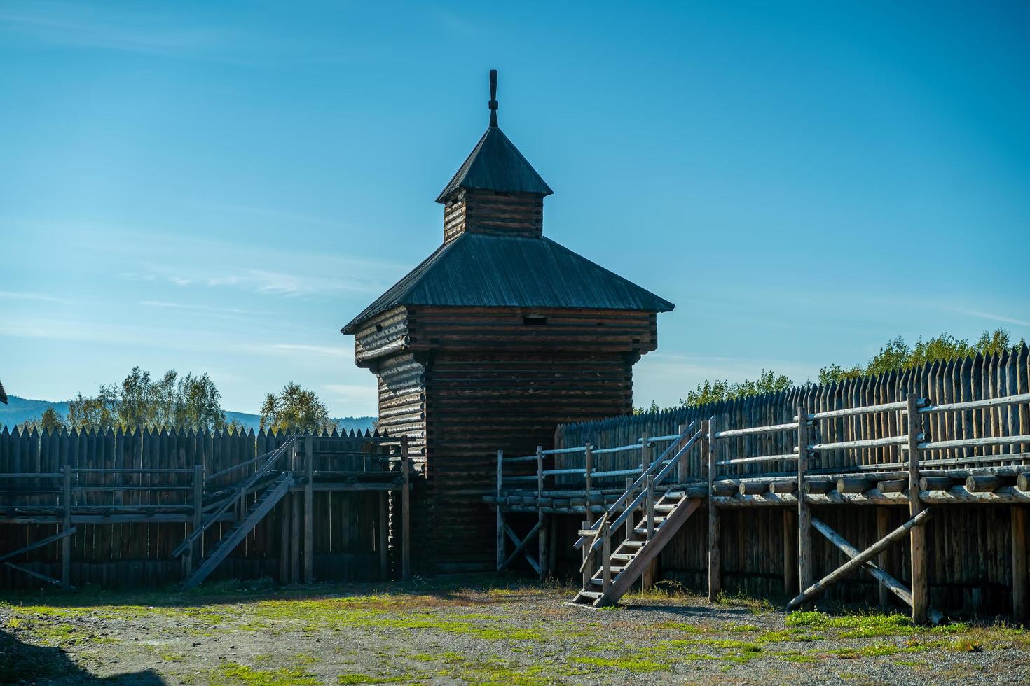 Blockhäuser und Gebäude in taltsy, irkutsk foto