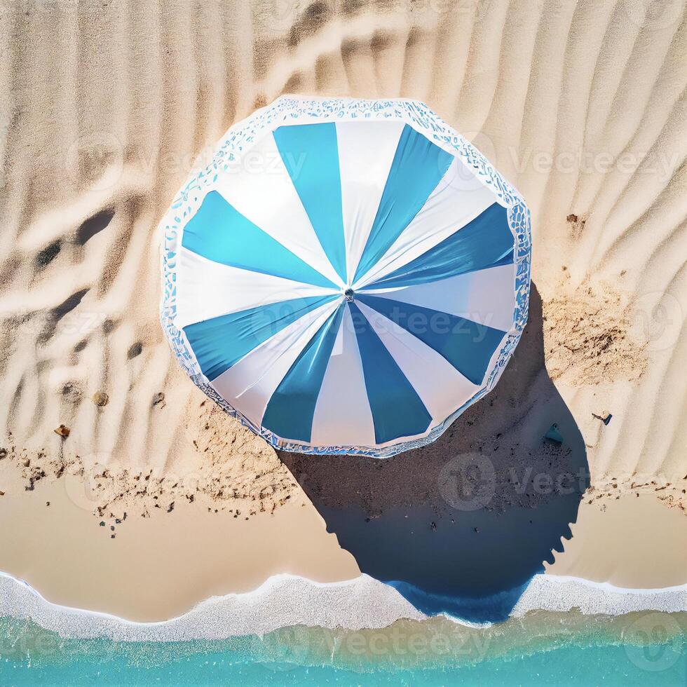 Blau und Weiß Regenschirm Sitzung auf oben von ein sandig Strand. generativ ai. foto