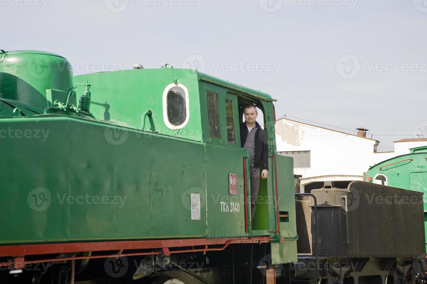 schön alt zerstört historisch Eisenbahn Stehen im das Museum foto