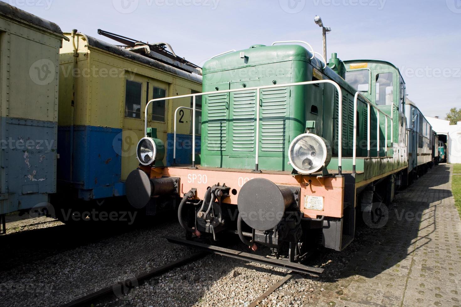 schön alt zerstört historisch Eisenbahn Stehen im das Museum foto