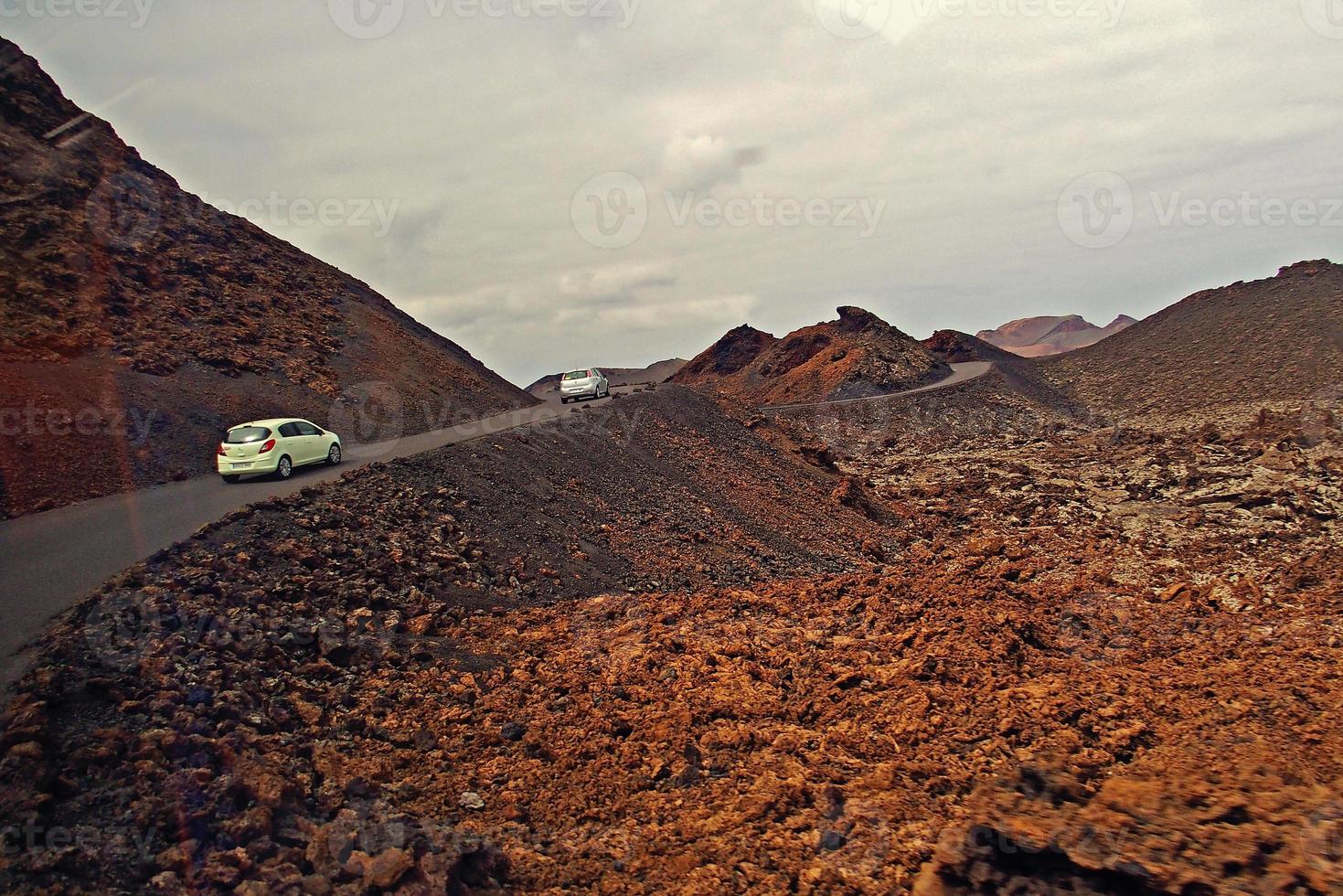 ursprünglich vulkanisch Landschaften von das Spanisch Insel von Lanzarote foto