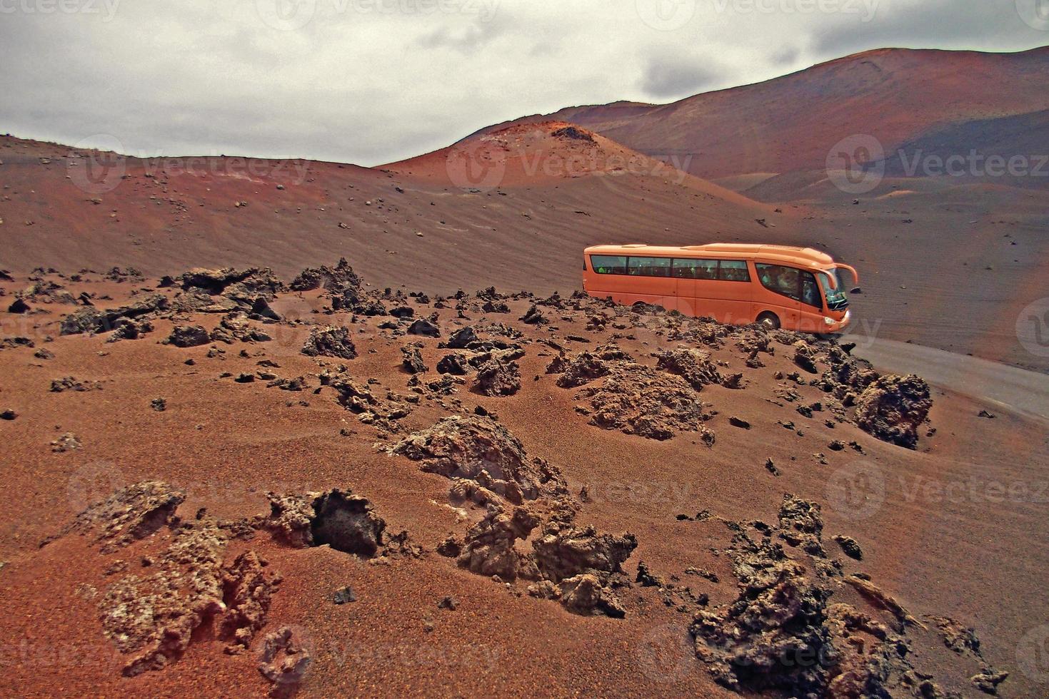 ursprünglich vulkanisch Landschaften von das Spanisch Insel von Lanzarote foto