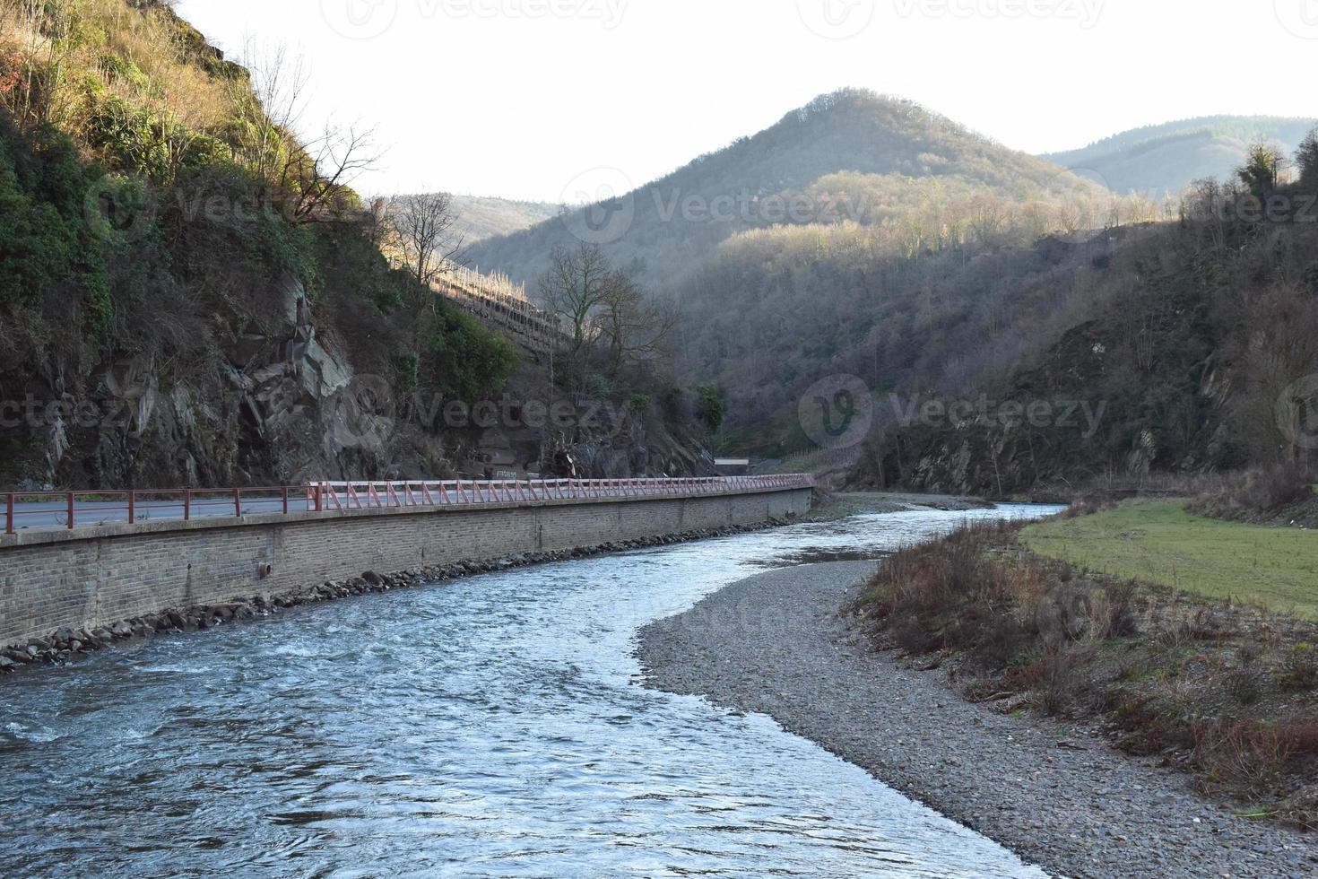 Neu ahr Flussbett nach das Flut foto