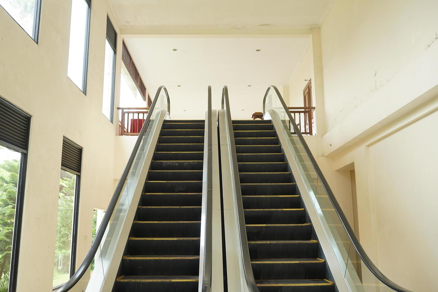 Rolltreppe Treppe Innerhalb Star Hotel foto