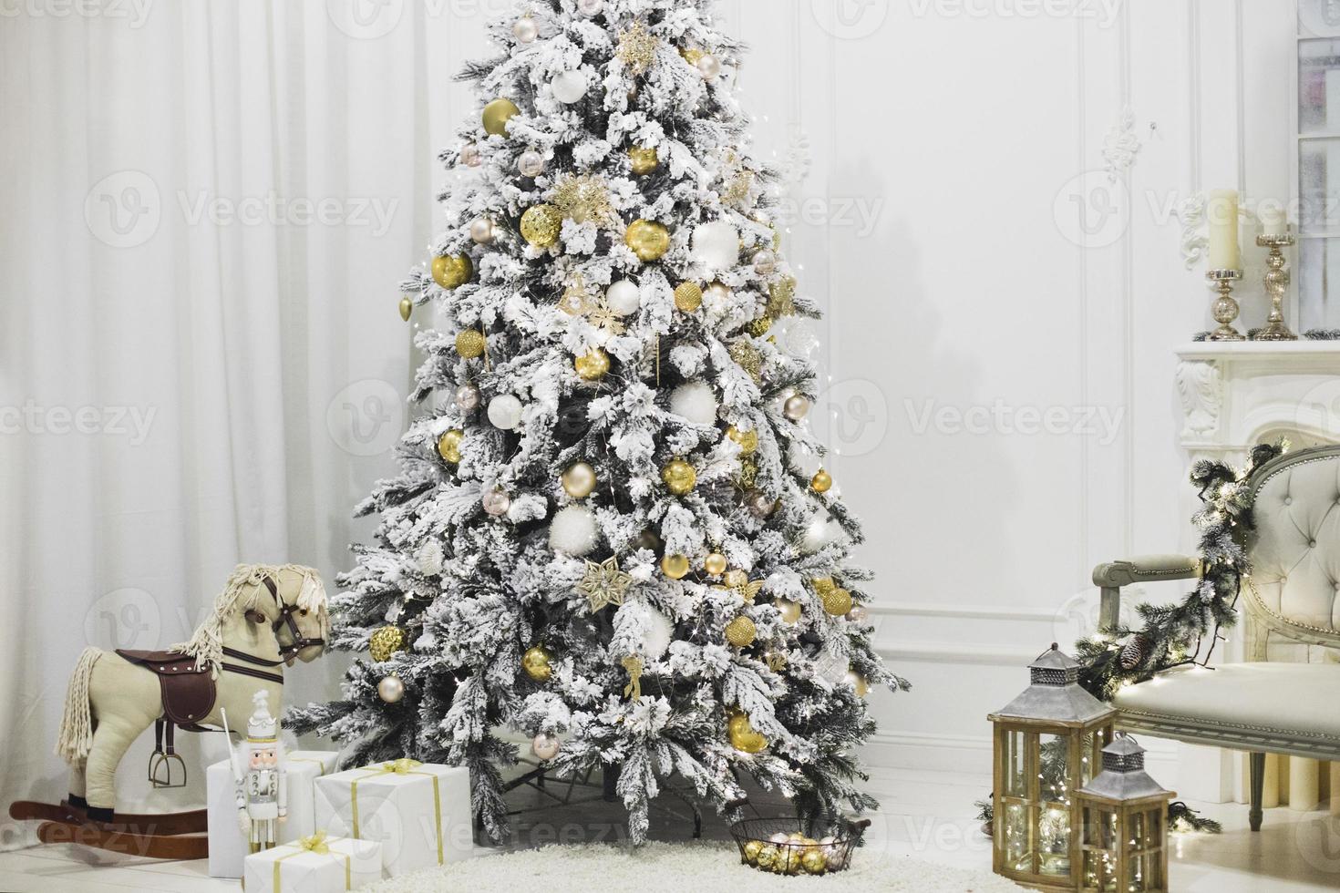 Weihnachtsbaum im Wohnzimmer foto