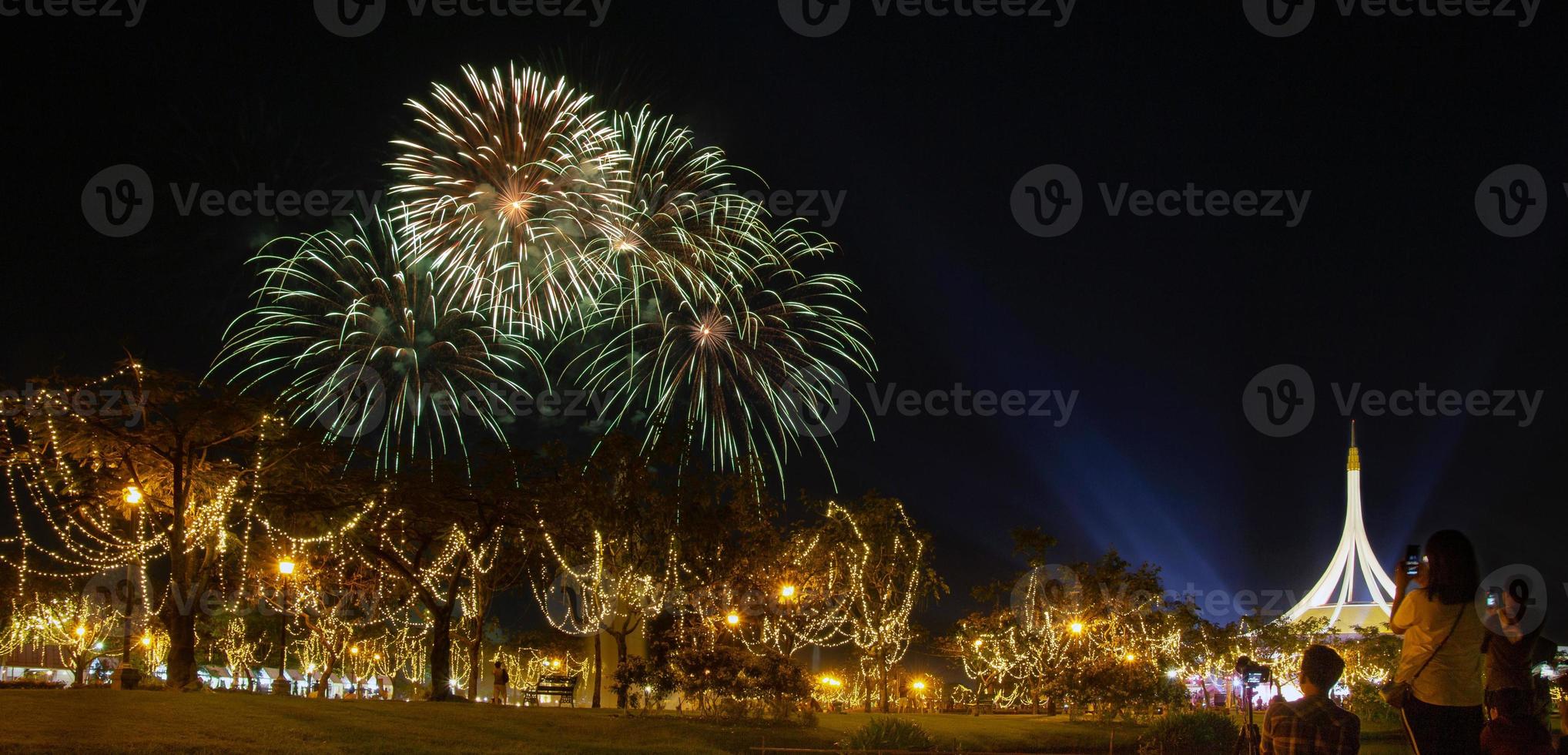 Feuerwerk Veranstaltung beim suanluang rama9 im Bangkok, Thailand foto