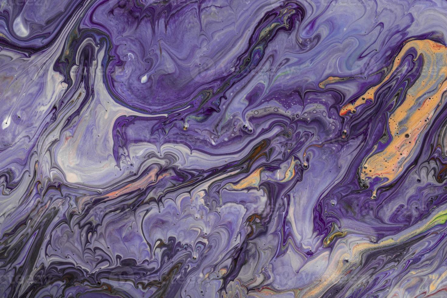 abstrakte violette Flüssigkeit Acryl gegossene Farbe foto