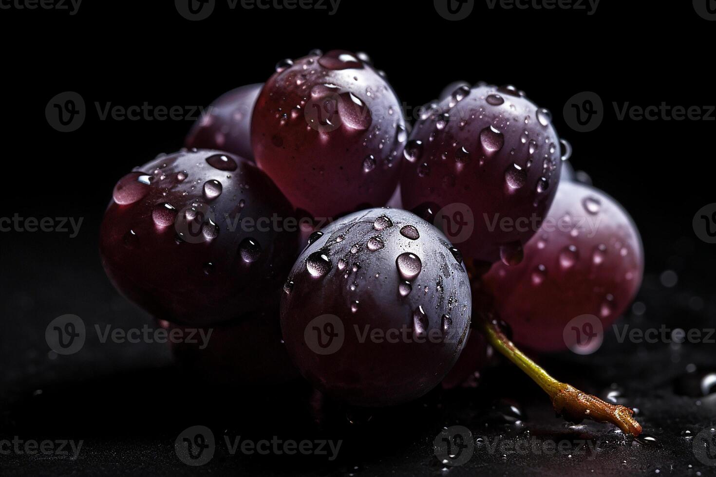 dunkel rot Trauben, Bündel von Trauben bedeckt mit Wasser Tröpfchen. Traube Hintergrund. generativ ai foto