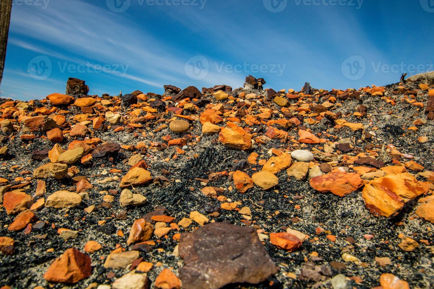 orange Felsen auf einem Berg foto