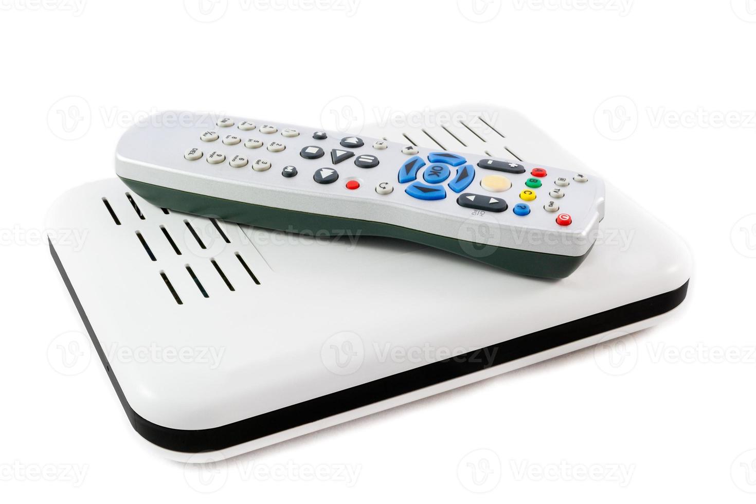 Fernbedienung und Empfänger für Internet-TV auf weißer Seitenansicht foto