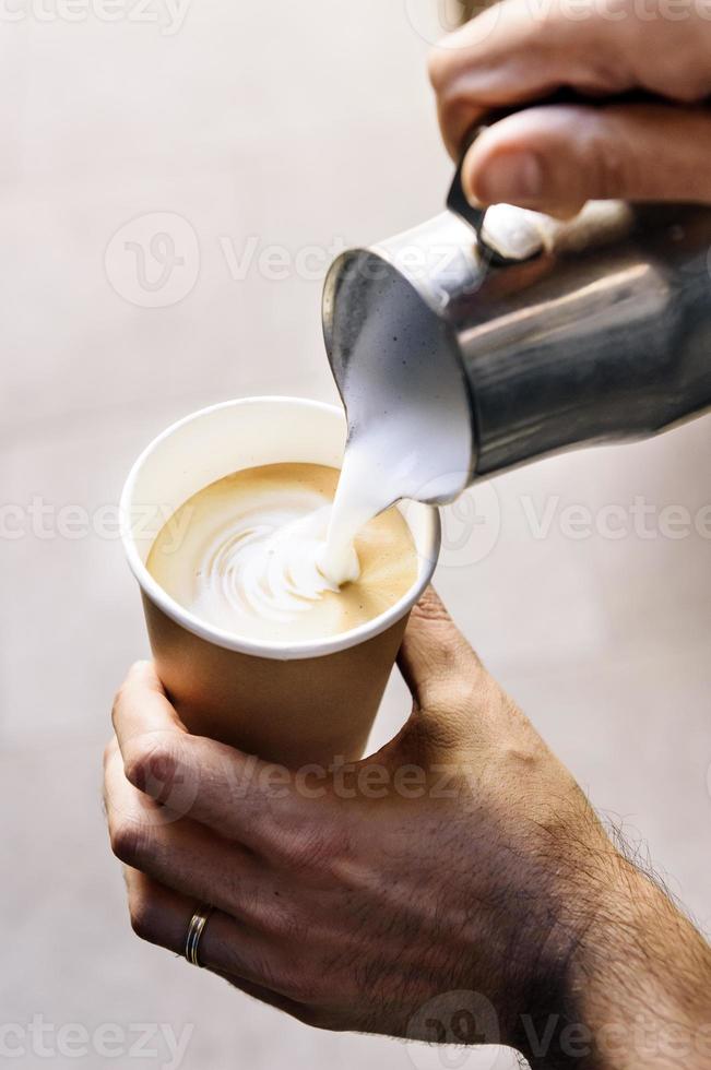 vorbereiten Kaffee Zeit foto