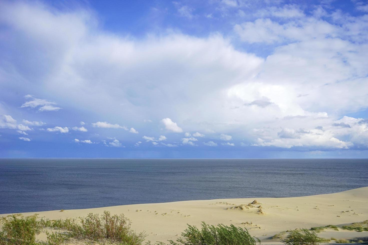 verlassene Seelandschaft auf der Ostsee und Sanddünen foto