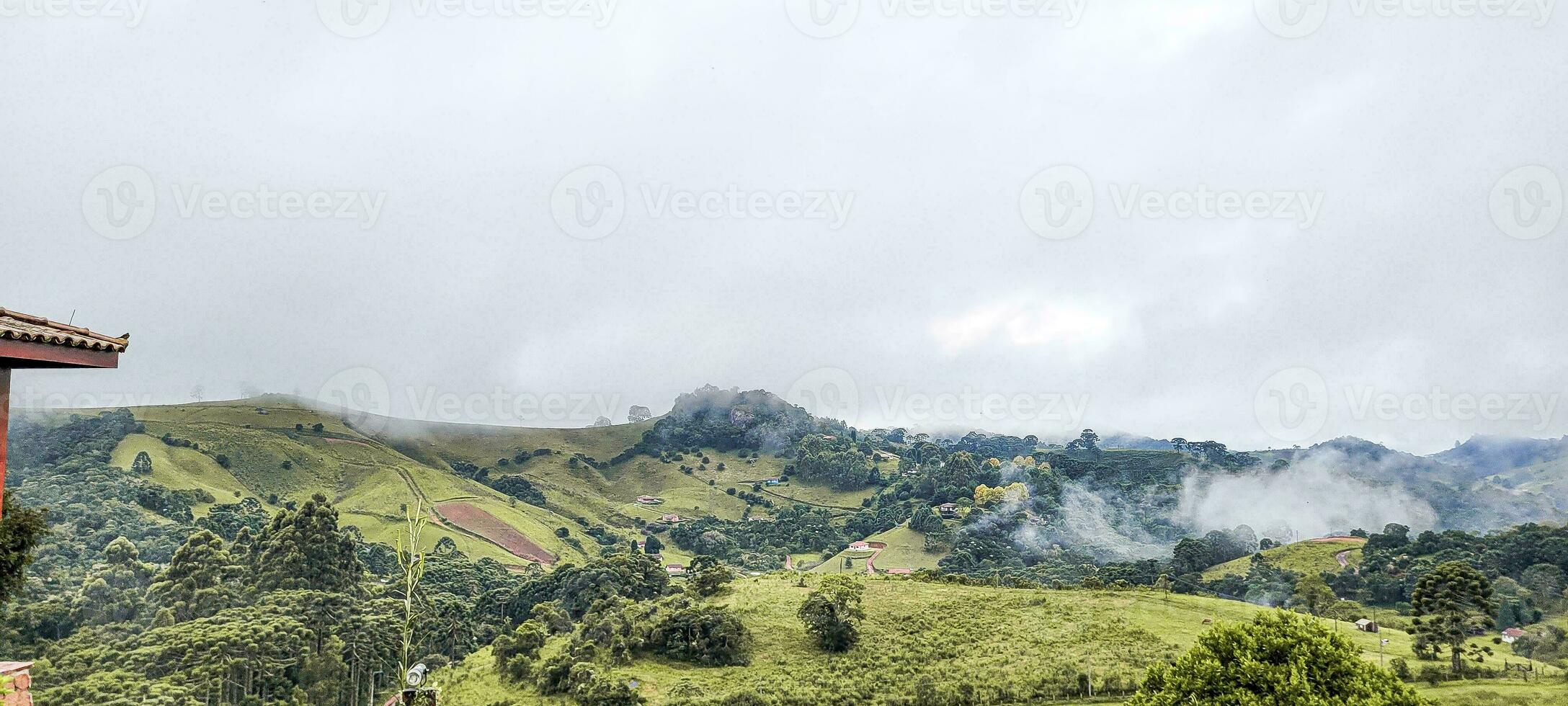 Aussicht von das Berge von minas Gerais Brasilien foto