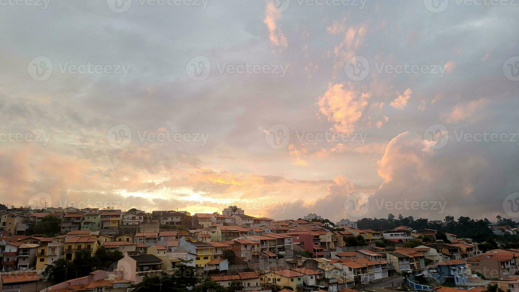 sonnenuntergangshintergrund am späten nachmittag in brasilien foto