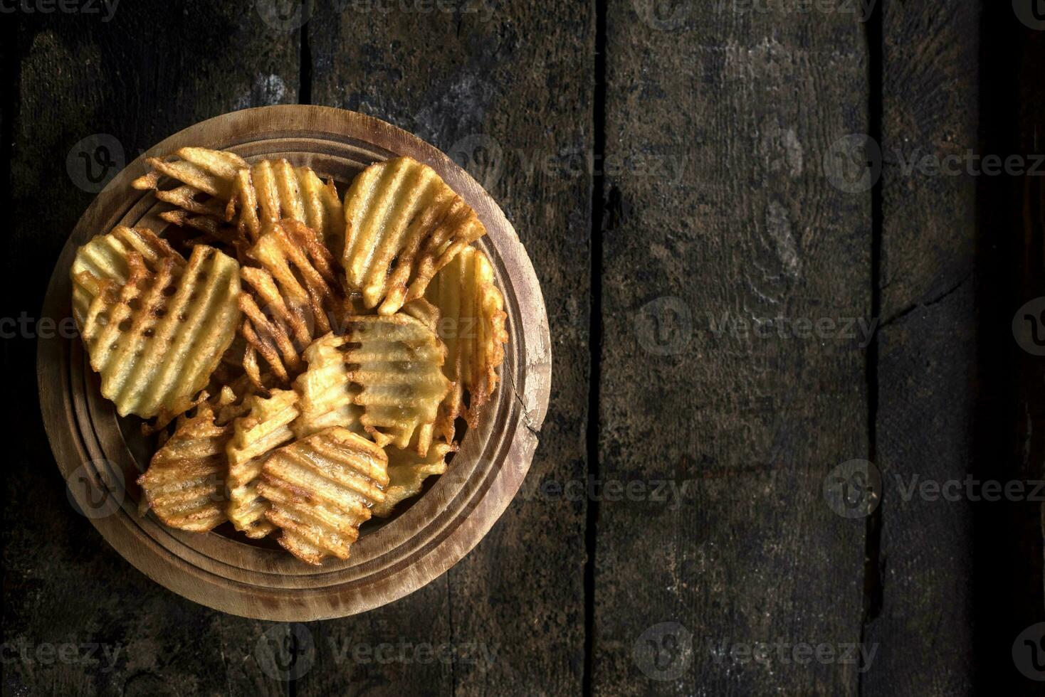 Hausgemachte Kartoffelchips foto