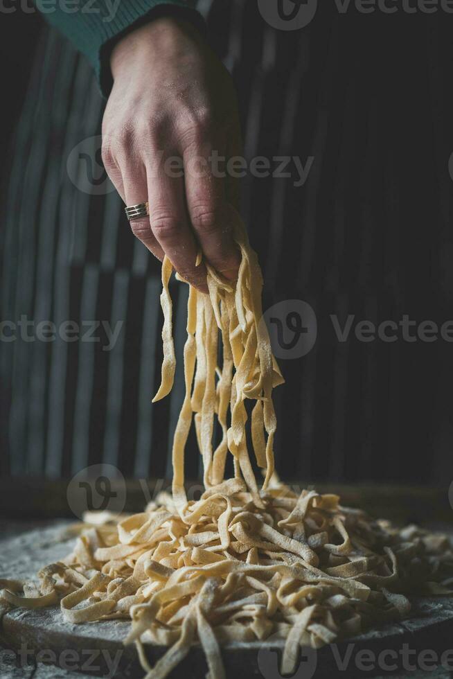 vorbereiten hausgemacht Pasta foto